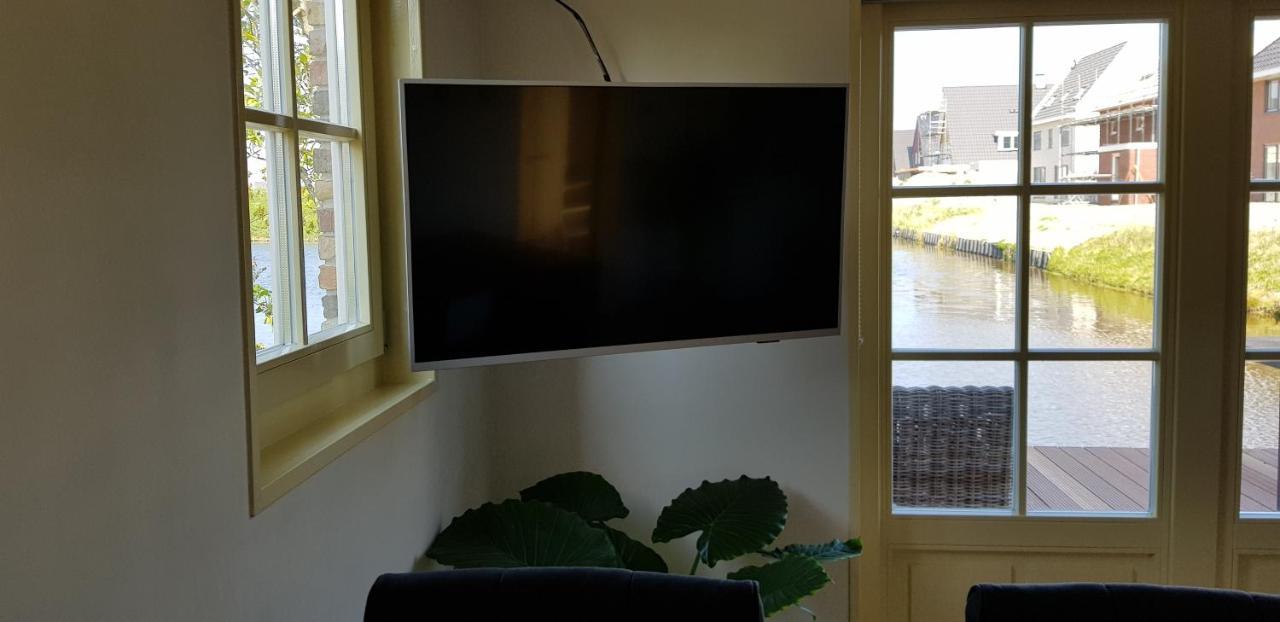 Prachtig Vrijstaand Appartement Aan Het Water 海尔许霍瓦德 外观 照片