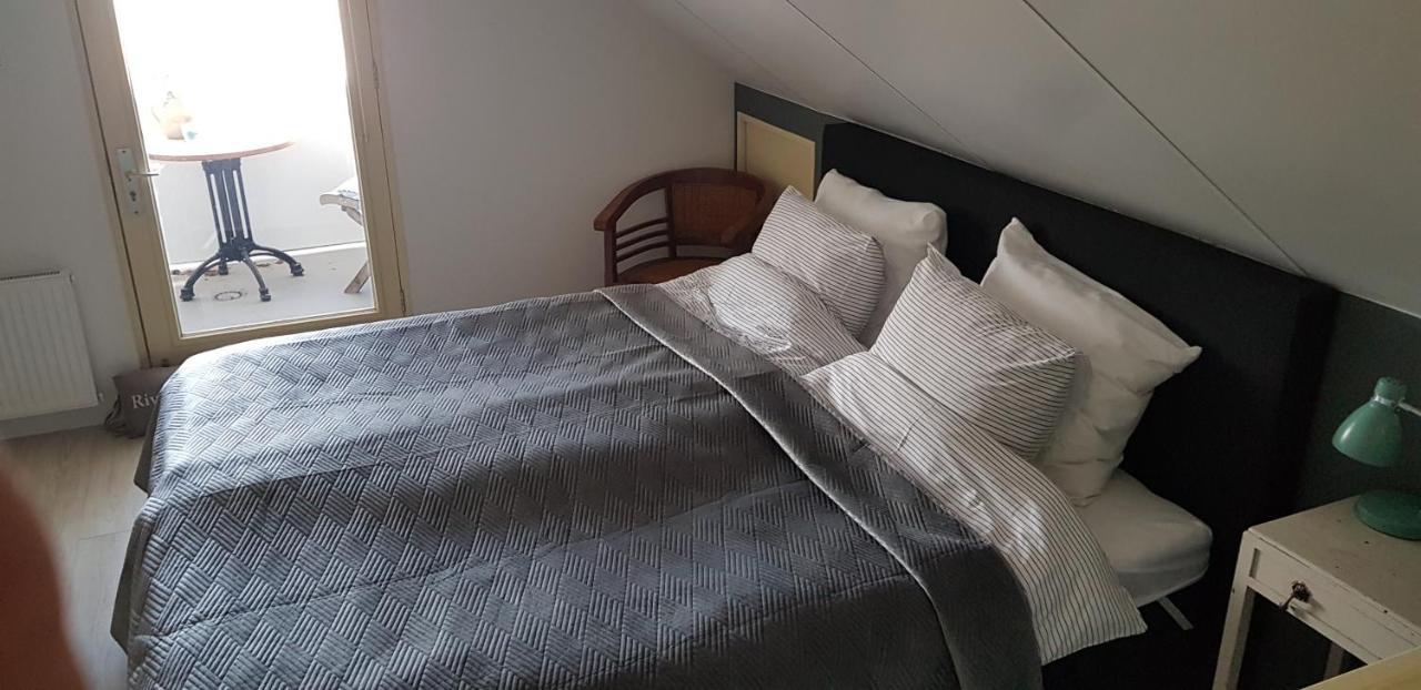 Prachtig Vrijstaand Appartement Aan Het Water 海尔许霍瓦德 外观 照片
